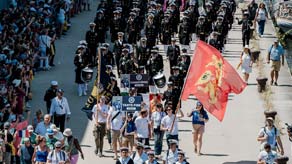 Armada - défilé des marins dans Rouen © Thomas Le Floc'h